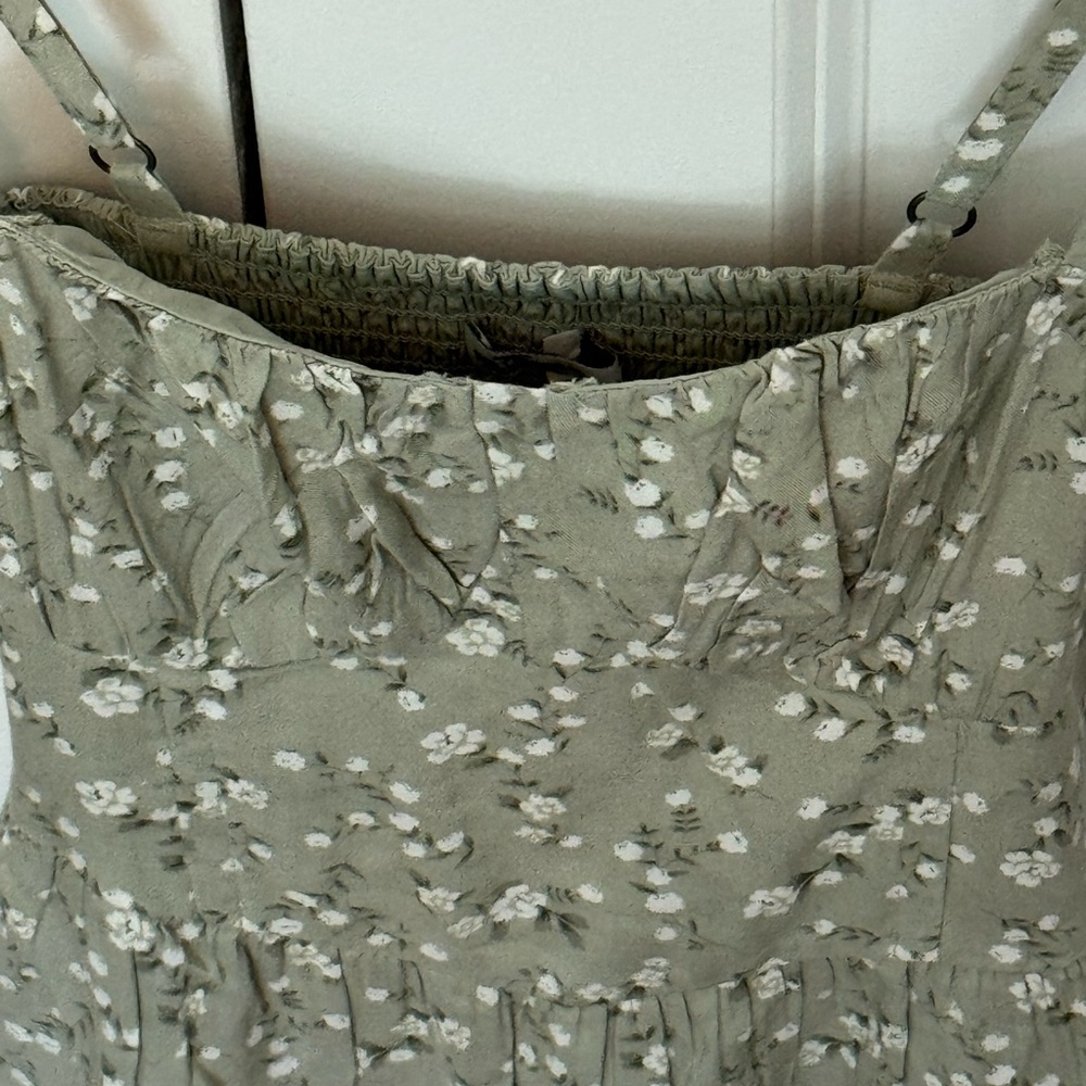 NWT-Hollister Green Mini Sundress With Embellished Flowers, Womens (XS) Clothing - Picture 7 of 13